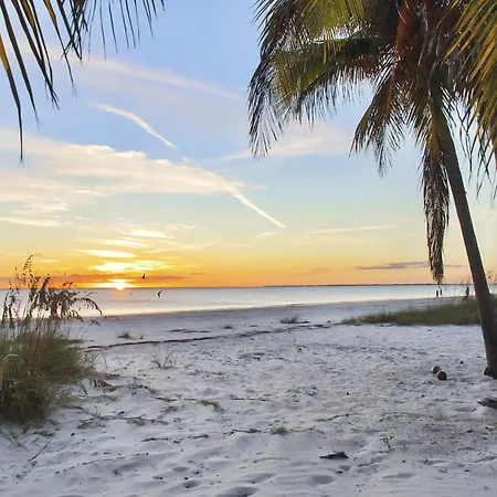 Bayview Sunset Getaway By Sun Palace Vacations
